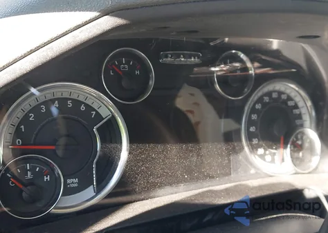 2013 Ram 1500 Big Horn z USA, uszkodzony, nr VIN 1C6RR6GT4DS500812